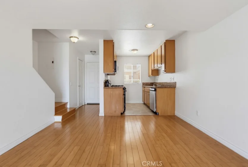 1355 Loma Avenue #311 photo 20