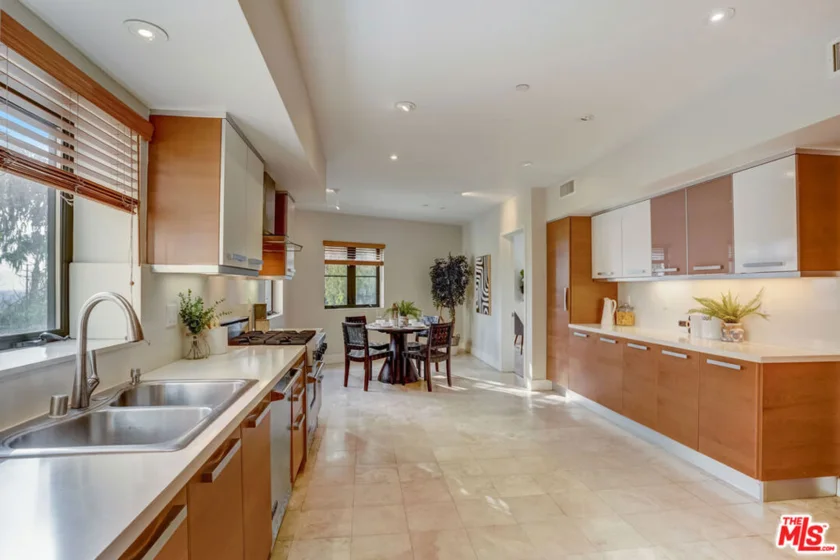8788 Shoreham Drive #23 photo 3