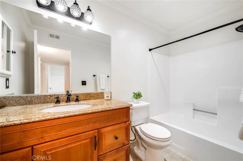 4000 W Victory Boulevard #204 photo 16