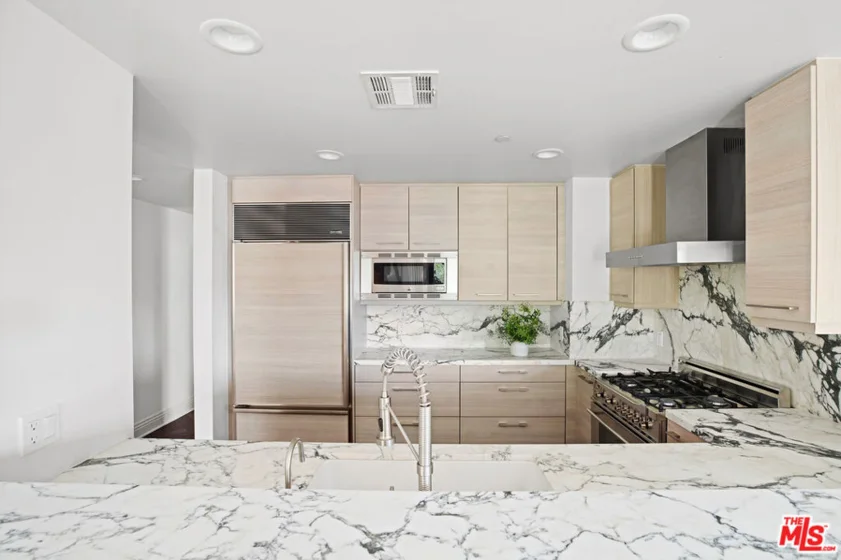 718 N Croft Avenue #201 photo 29