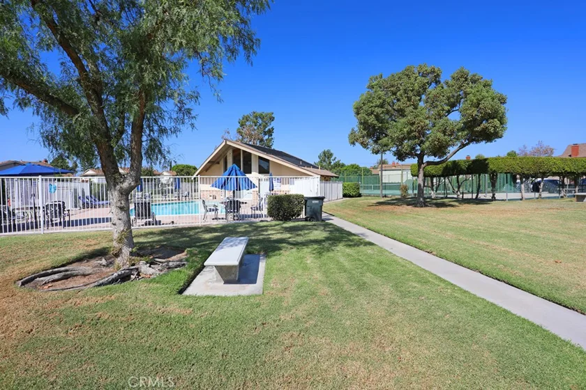 700 E Taft #22 photo 38