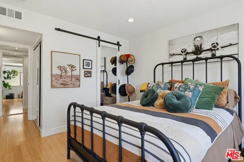 1140 E Ocean Boulevard #220 photo 32