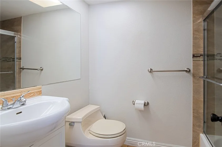 2943 Pembroke Court photo 16
