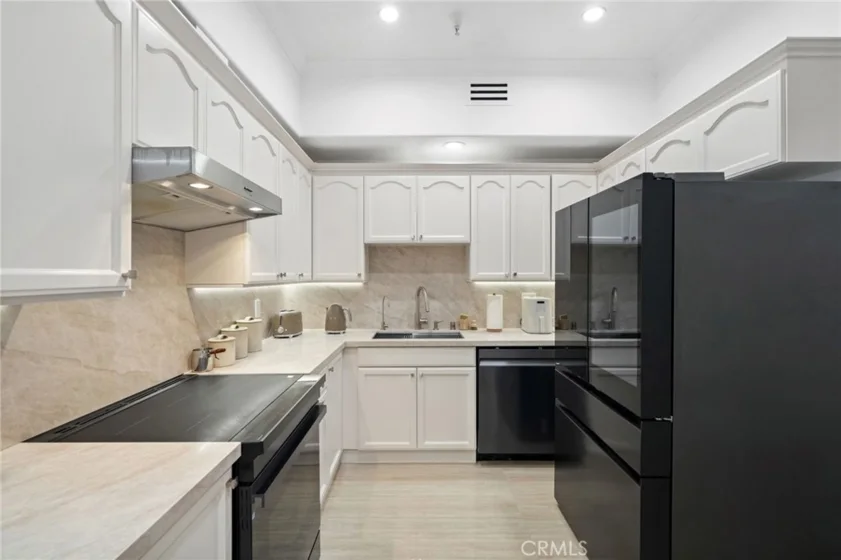 555 E Santa Anita #301 photo 14