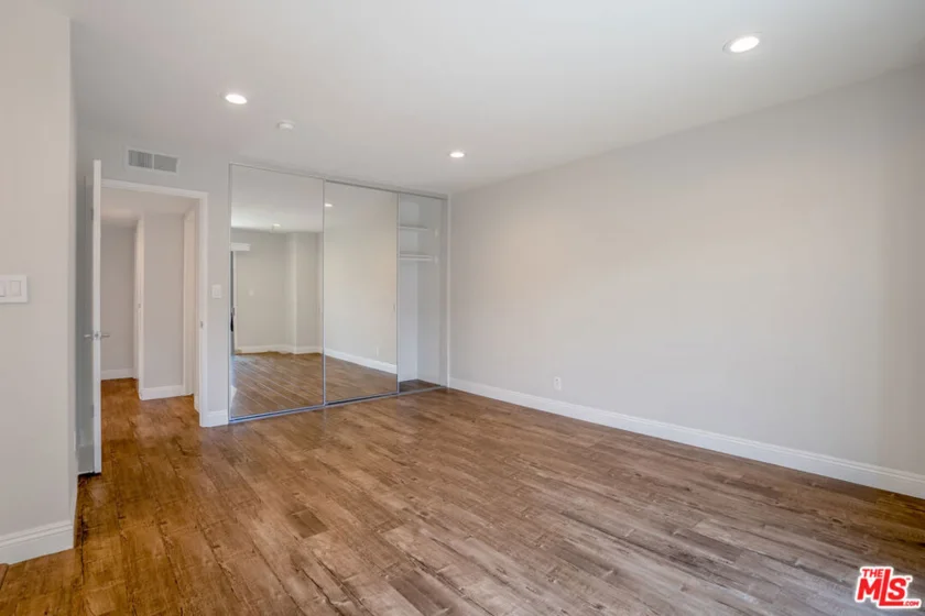 4368 W 8th Street #17 photo 22