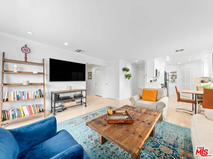 11816 Gorham Avenue #211 photo 1