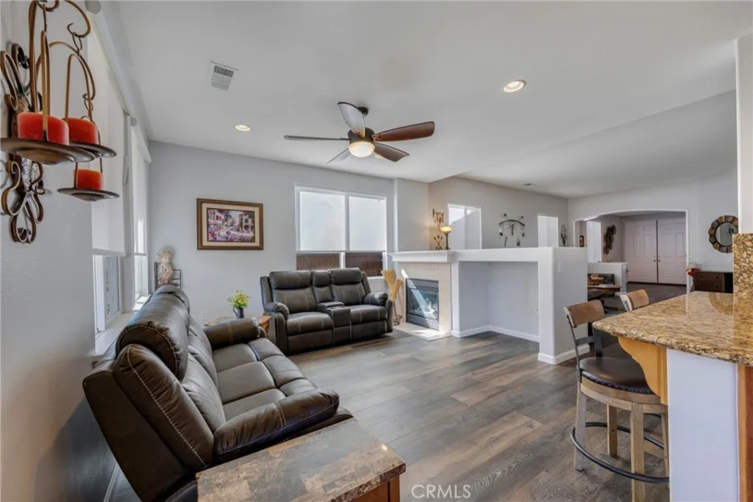 39416 Cardiff Avenue photo 18