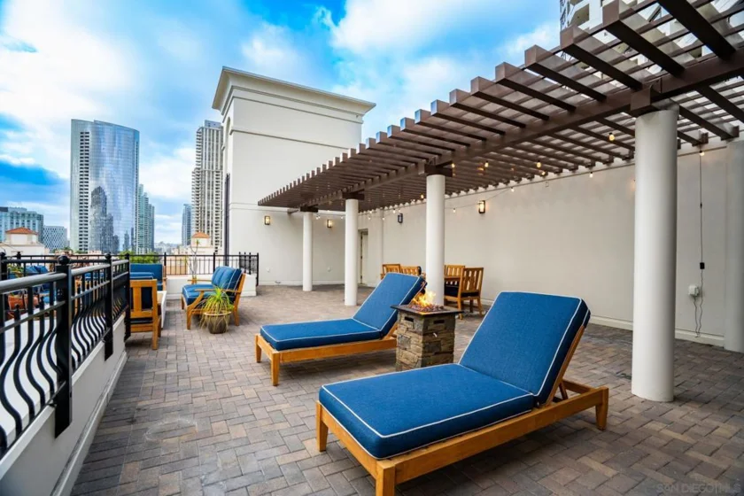 700 W Harbor Drive #705 photo 31