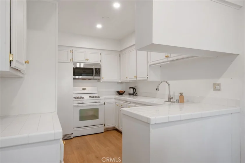 13220 Valleyheart Drive #305 photo 8
