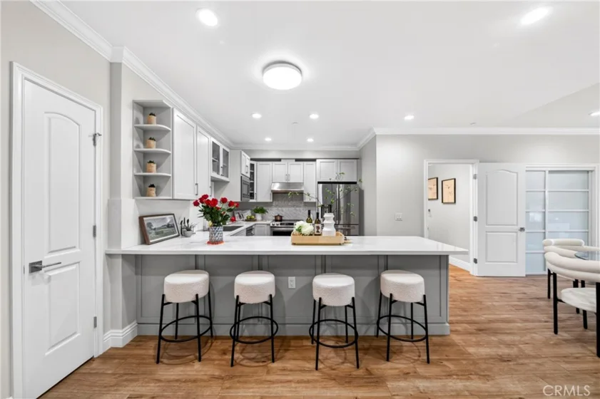 944 S Serrano Avenue #306 photo 6