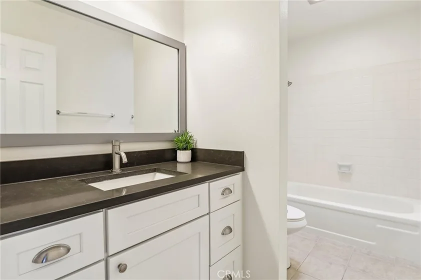 450 W Vermont #2102 photo 17