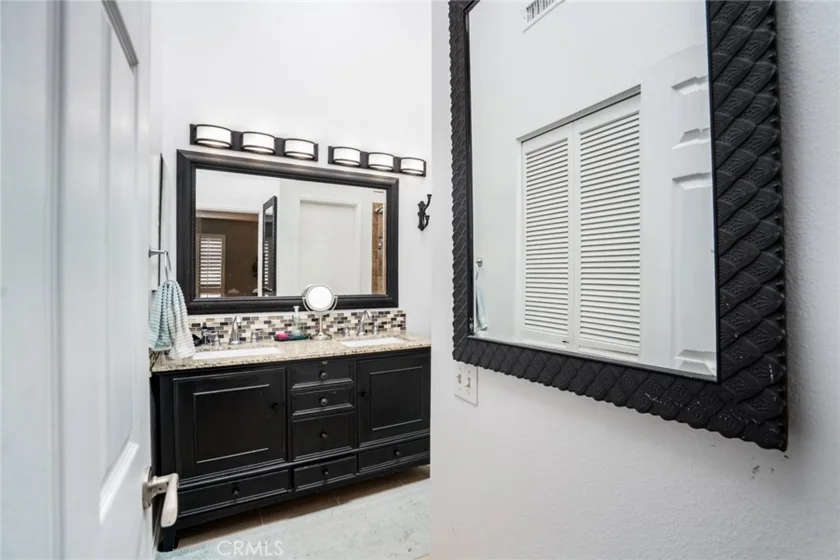 4862 Tiara #204 photo 8