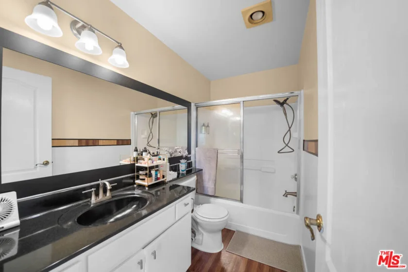 554 E San Jose Avenue #203 photo 22