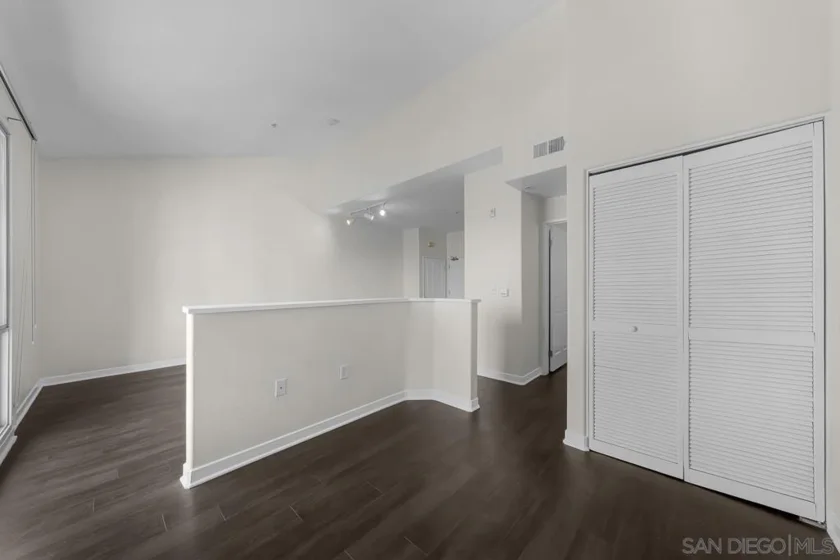 1501 Front Street #613 photo 4