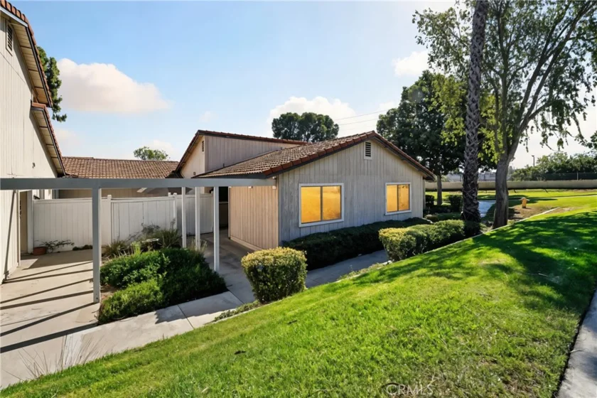 1107 Border Avenue photo 1