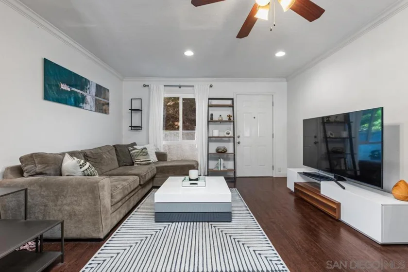 7856 Camino Glorita photo 2
