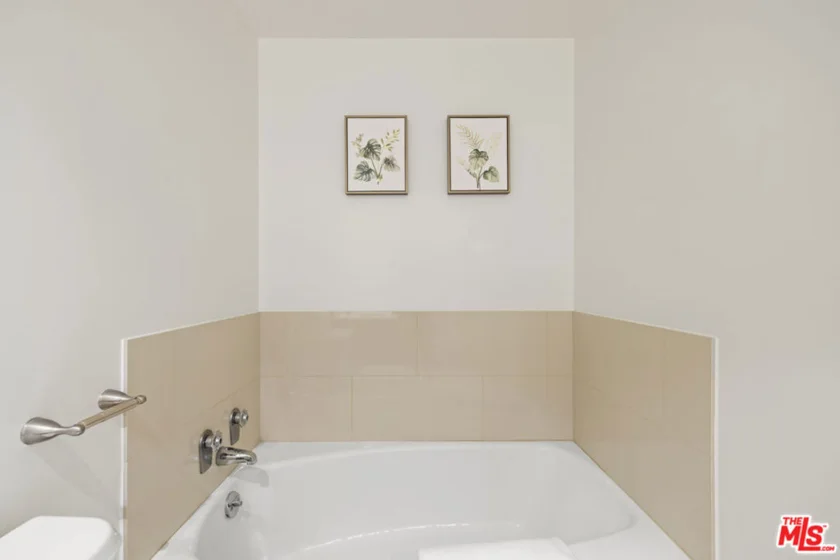 10701 Wilshire Boulevard #2202 photo 29
