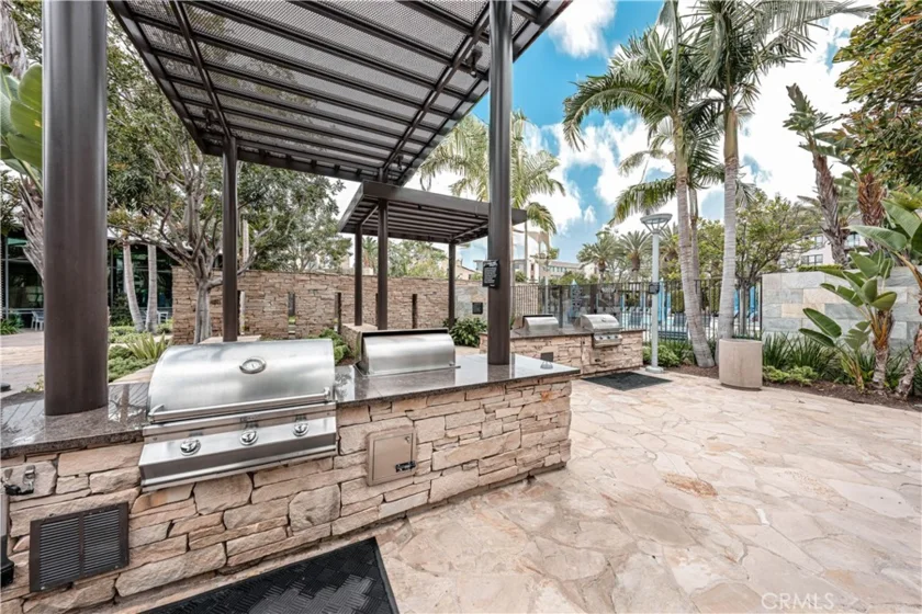 4600 Rivington photo 42