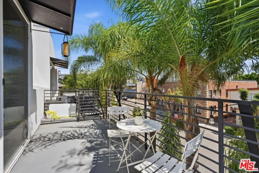 1153 N Formosa Avenue #102 photo 39