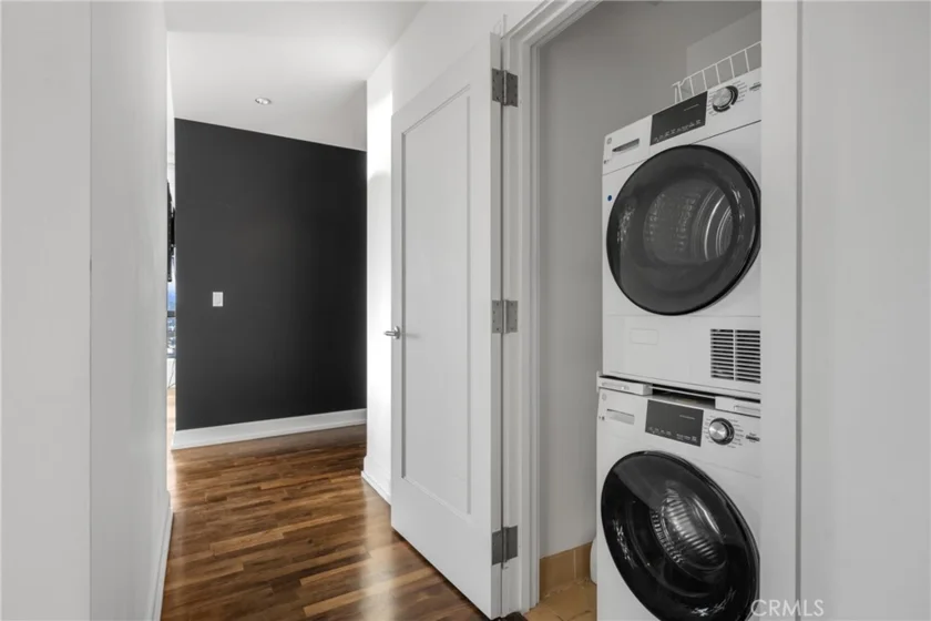 900 W Olympic Boulevard #46B photo 16