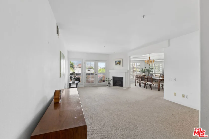 5224 Zelzah Avenue #209 photo 28