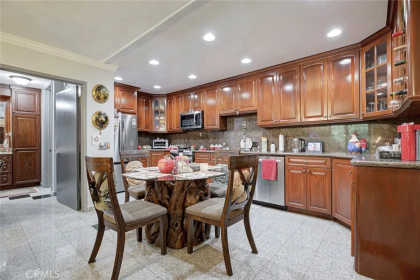 1401 Valley View #206 photo 12