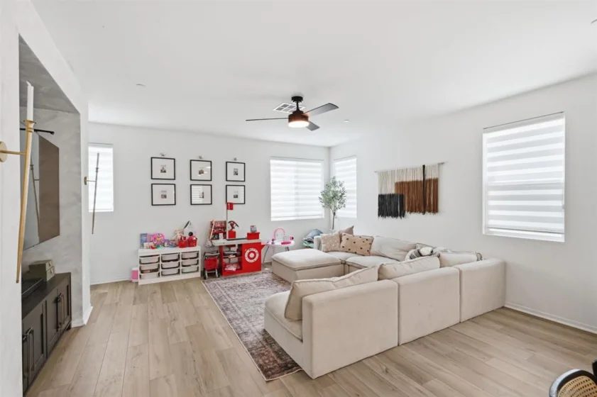 5491 Seacliff Place #108 photo 11