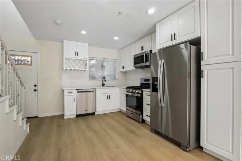 14618 Gilmore Street #16 photo 5