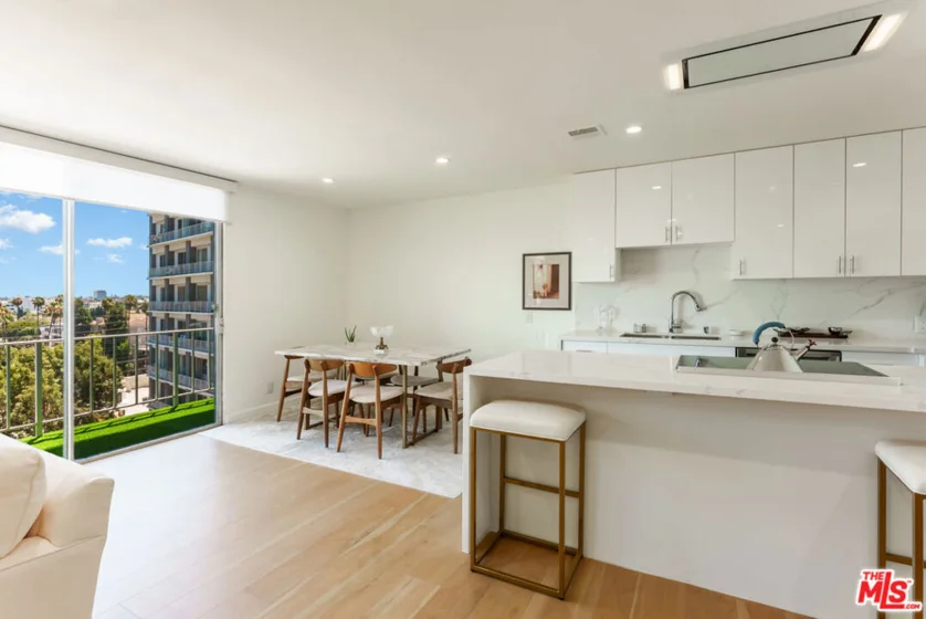 100 S Doheny Drive #811 photo 14