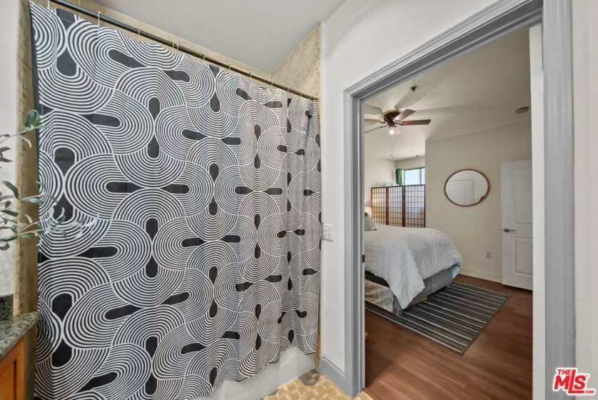 6938 Laurel Canyon Boulevard #310 photo 12
