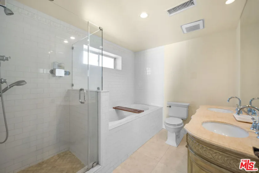 837 Crenshaw Boulevard #204 photo 20