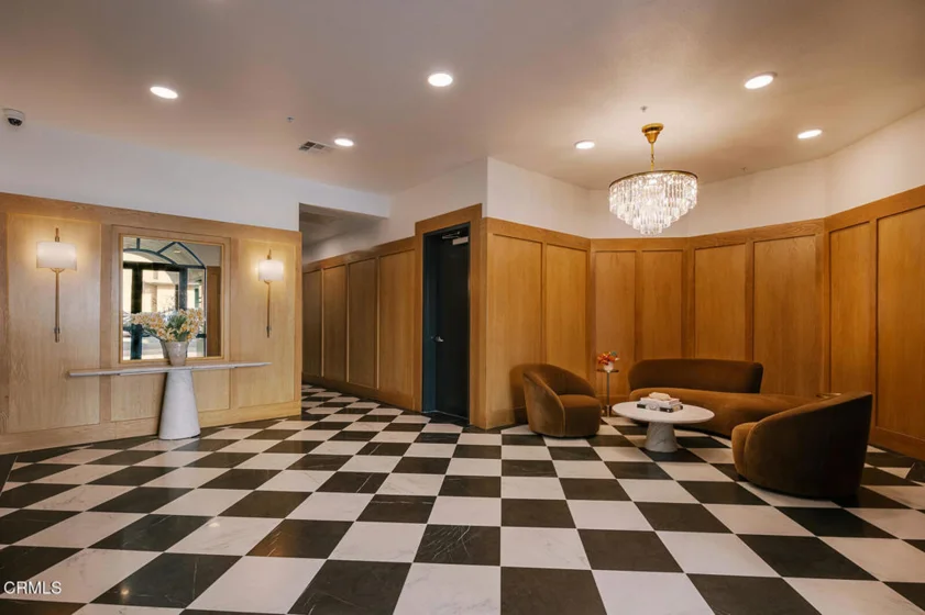 124 W Colorado Street #307 photo 2