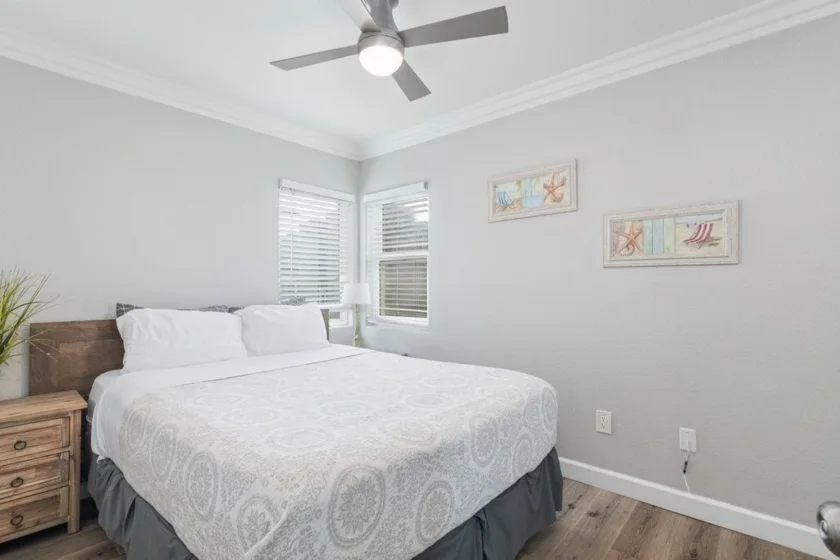 3250 Strandway photo 26