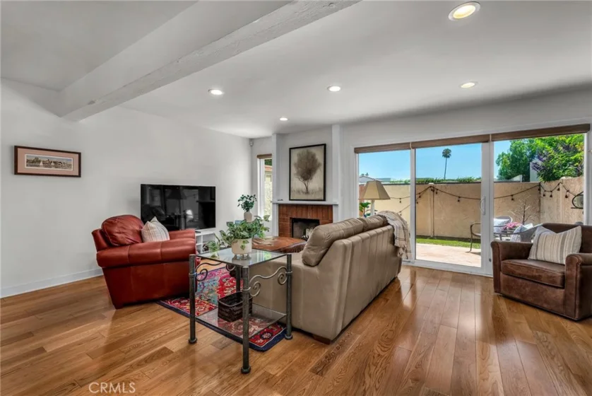 21555 Burbank Boulevard #47 photo 2