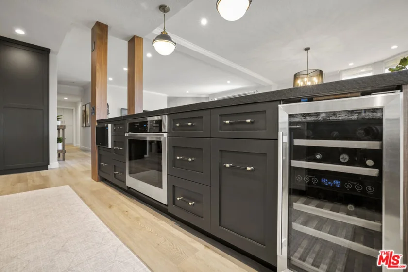 14115 Moorpark Street #311 photo 10