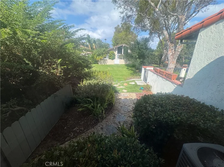558 Vista Flora photo 19