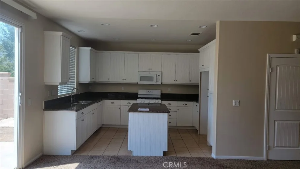 35781 Bobcat Way photo 2
