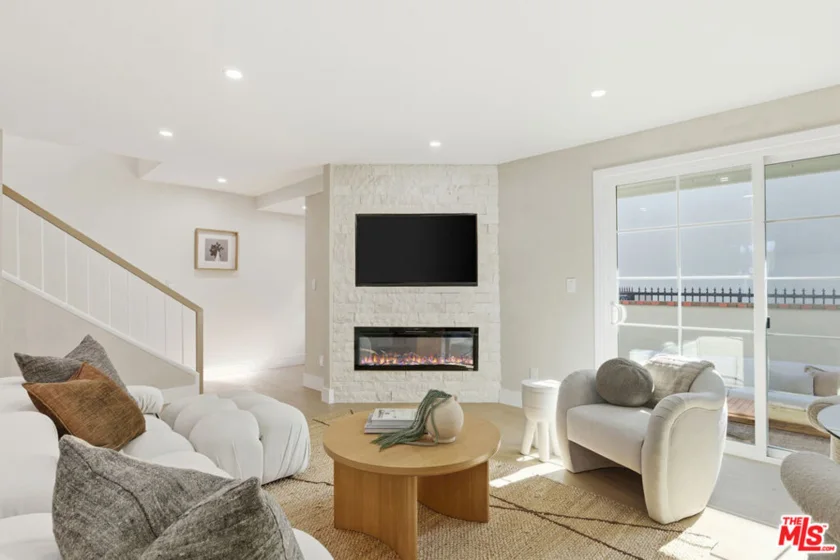 4738 La Villa Marina #A photo 1