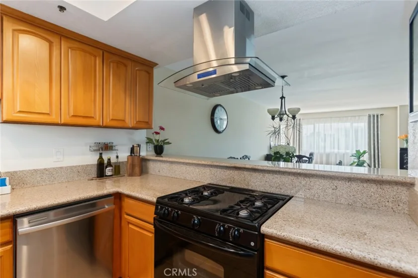 726 Elm Avenue #404 photo 6