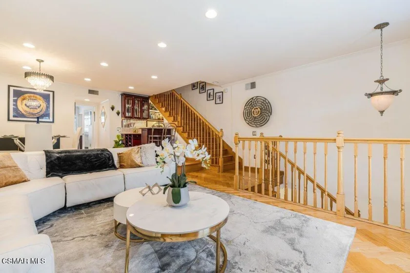 18102 Burbank Boulevard #29 photo 12