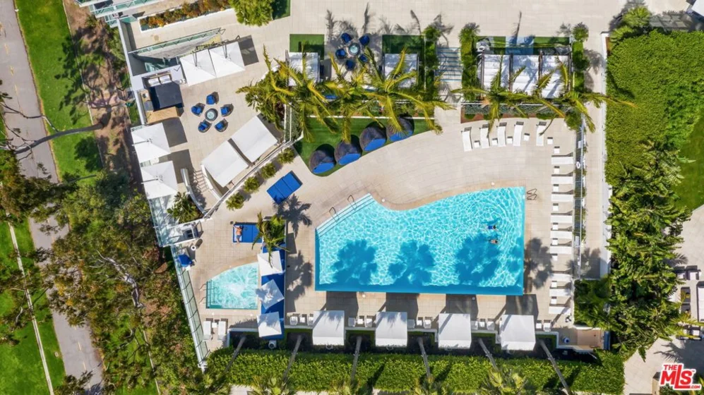 13600 Marina Pointe Drive #604 photo 35