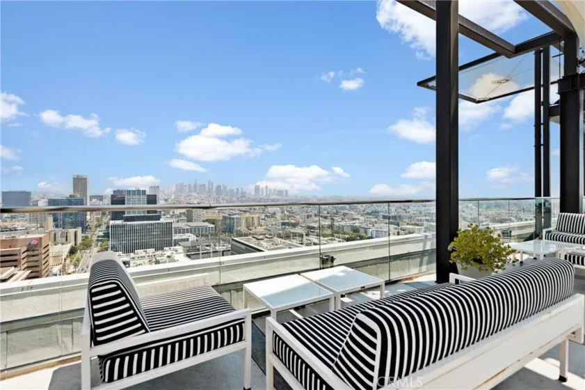3810 Wilshire Boulevard #1811 photo 15
