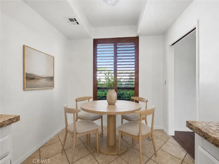 1315 Roxbury Drive #204 photo 19