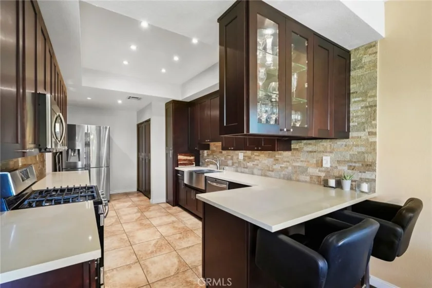 13331 Moorpark Street #216 photo 10