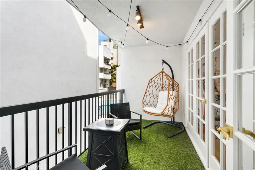 906 N Doheny Drive #318 photo 12