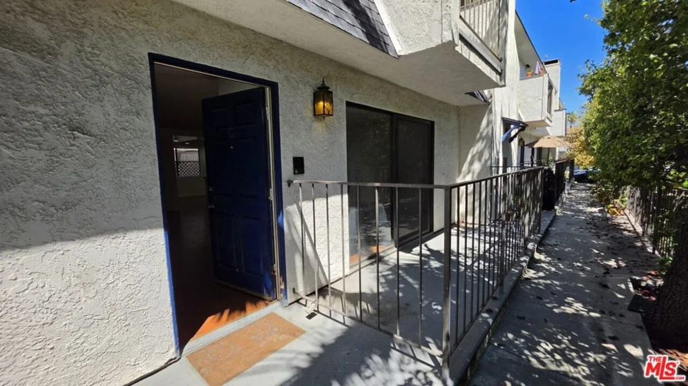 1018 6th Street #C photo 4