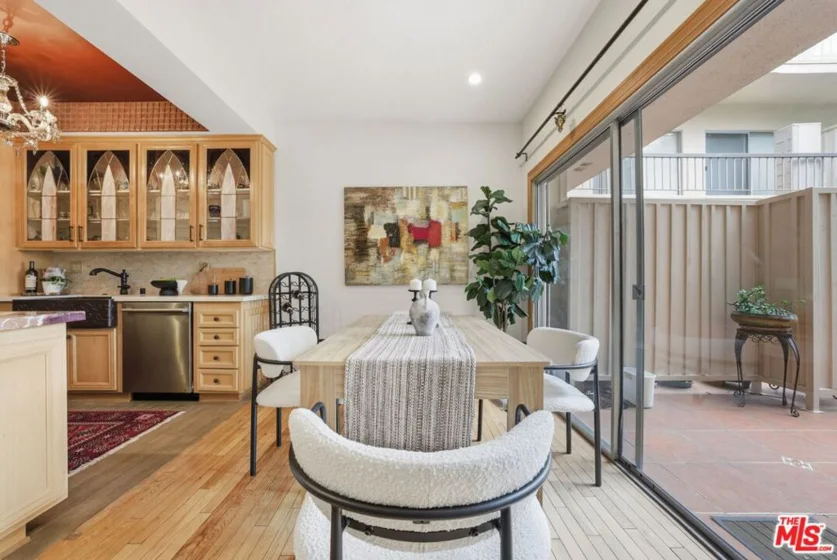 612 S Barrington Avenue #213 photo 4