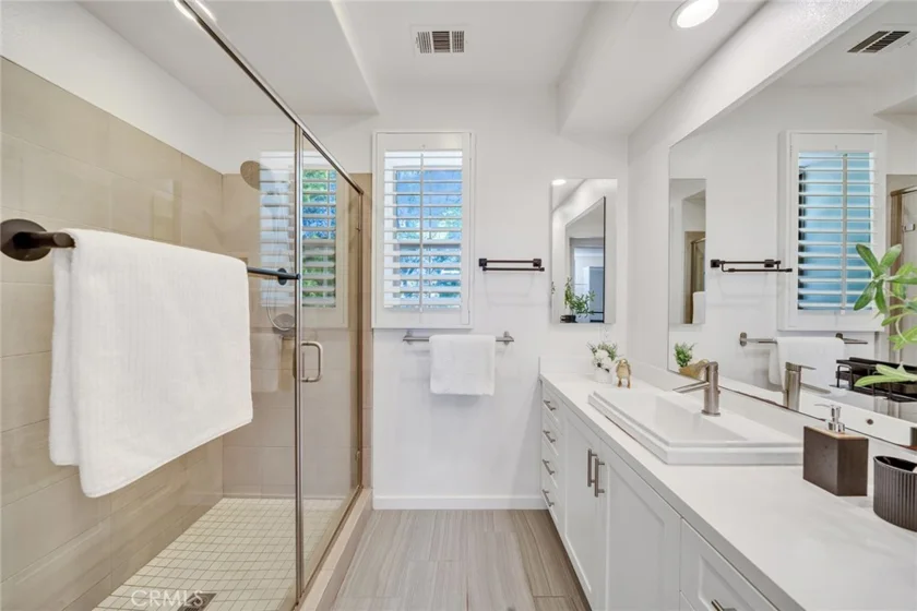 182 Finch photo 17