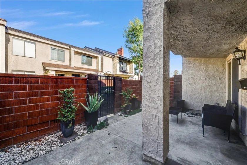 943 W Lamark Lane photo 3