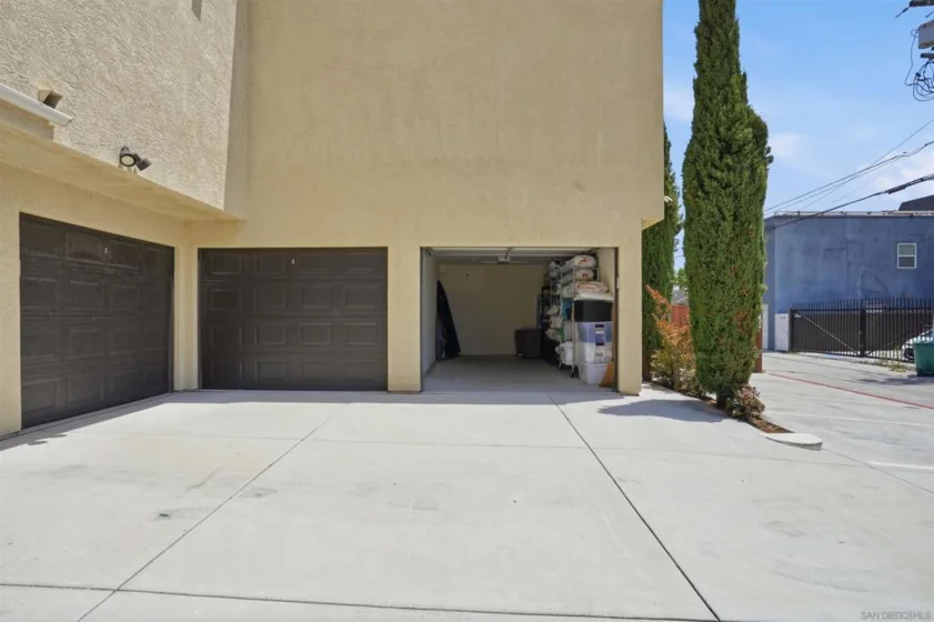 1137 Felspar Street photo 25